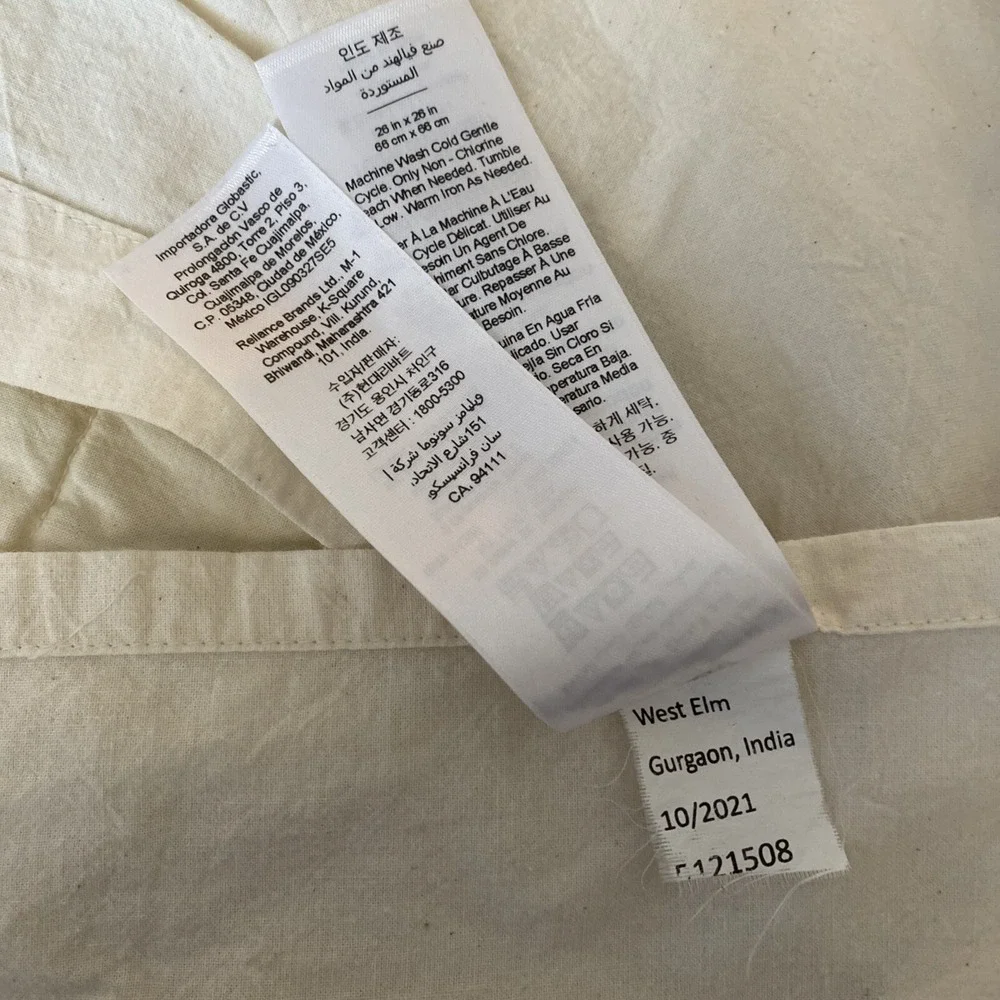 West Elm Pottery Barn white fluffy 26‎ x 26 pillow shams set of 2
